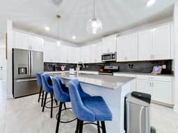 Main Street Retreat - Image 2
