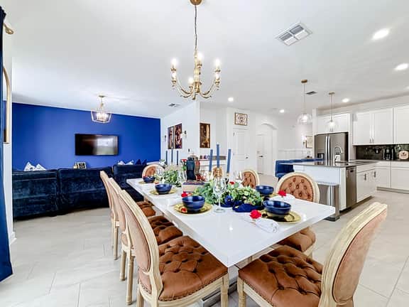 Main Street Retreat - Image 4